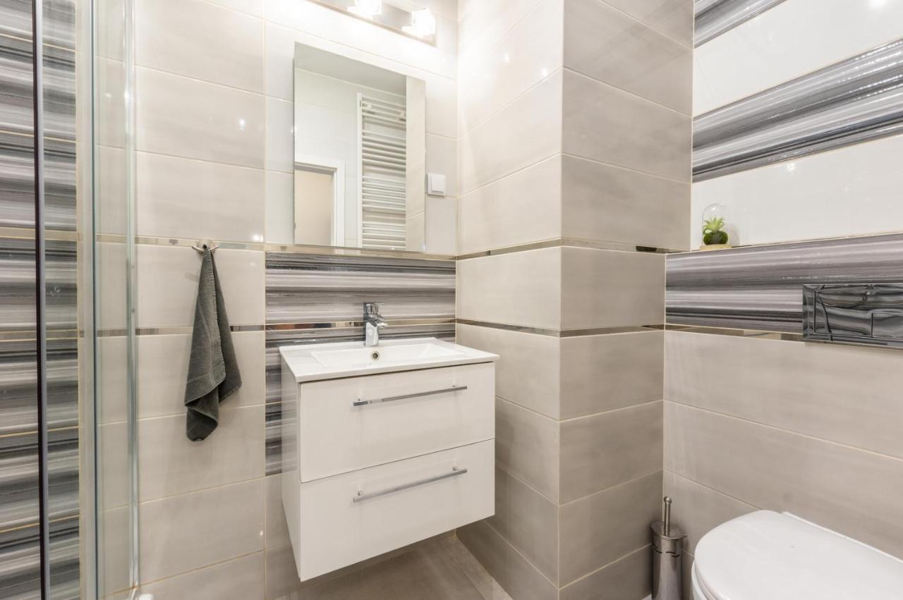 Galeria Rondo Wiatraczna Apartments Варшава Экстерьер фото